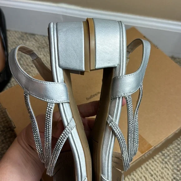 NWOT - Lifestride Womens Joy Strappy Sandal, Silver, Size 8.5W - Picture 8 of 16